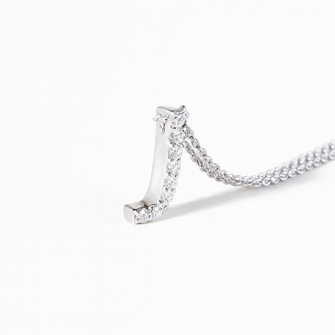Collar Oro Blanco 18kt Diamantes Letra J 5 Pts | Danielle Costantini 2