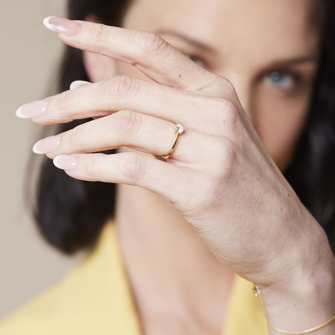 Anillo Oro Amarillo 18kt Diamantes 1x30 Pts | Danielle Costantini 5