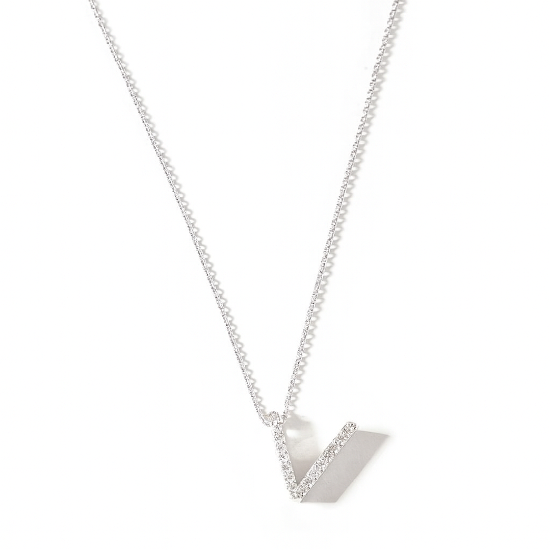Collar Oro Blanco 18kt Letra V Diamantes 9Pts | Danielle Costantini 3