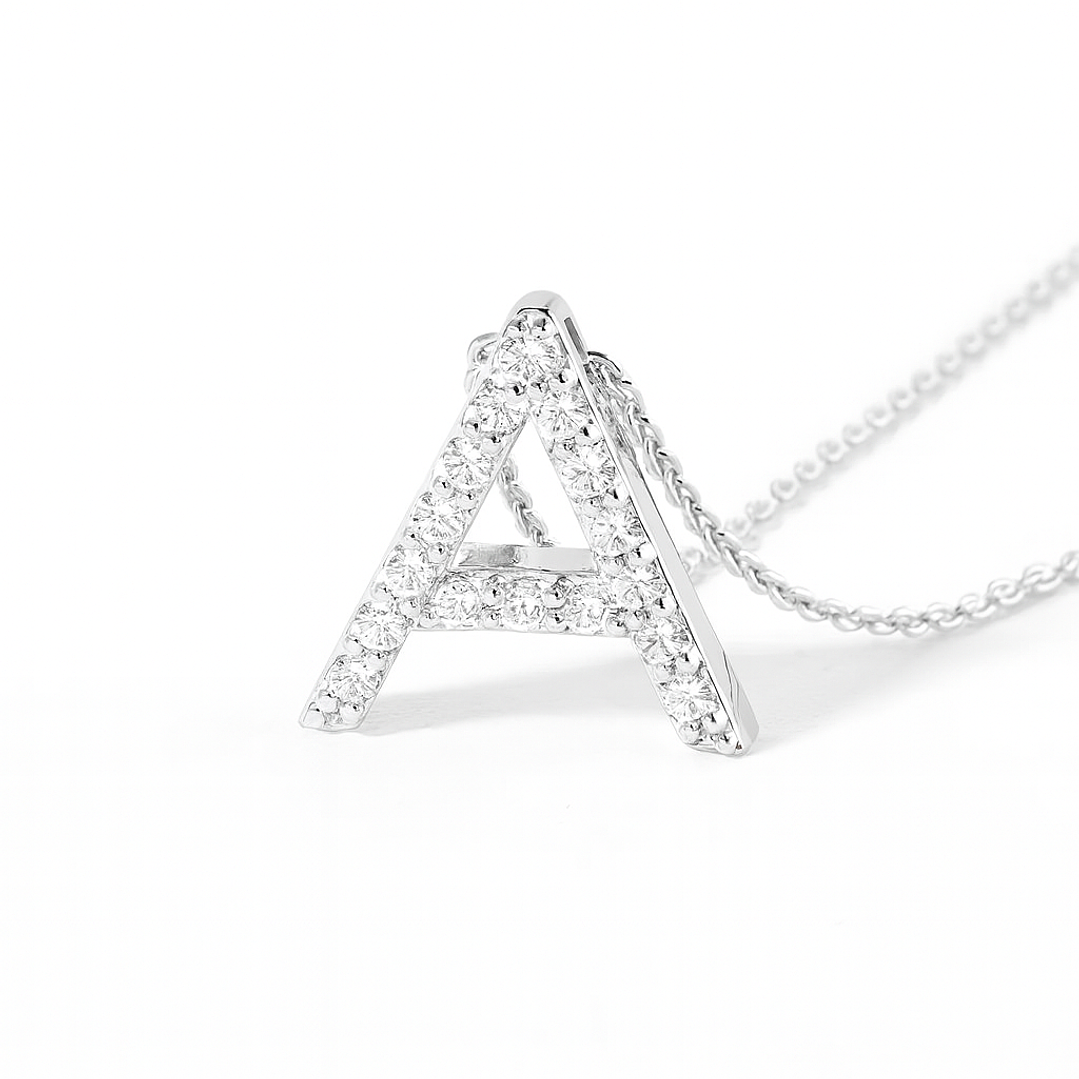 Collar de Oro Blanco 18kt Diamantes 10 Pts  Letra A 2