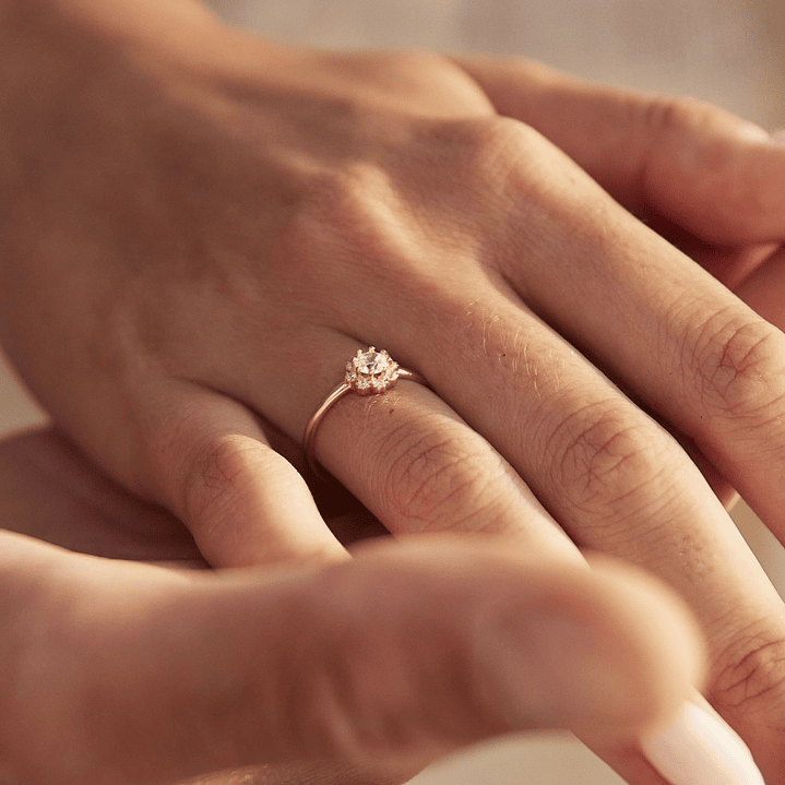 Anillo Oro Amarillo 18kt Rosera Circonita 4