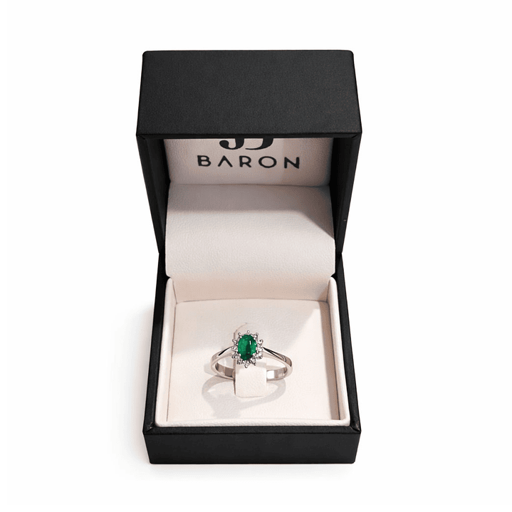 Anillo Oro Blanco 18kt Diamantes 13Pts Esmeralda Central 6MM 4