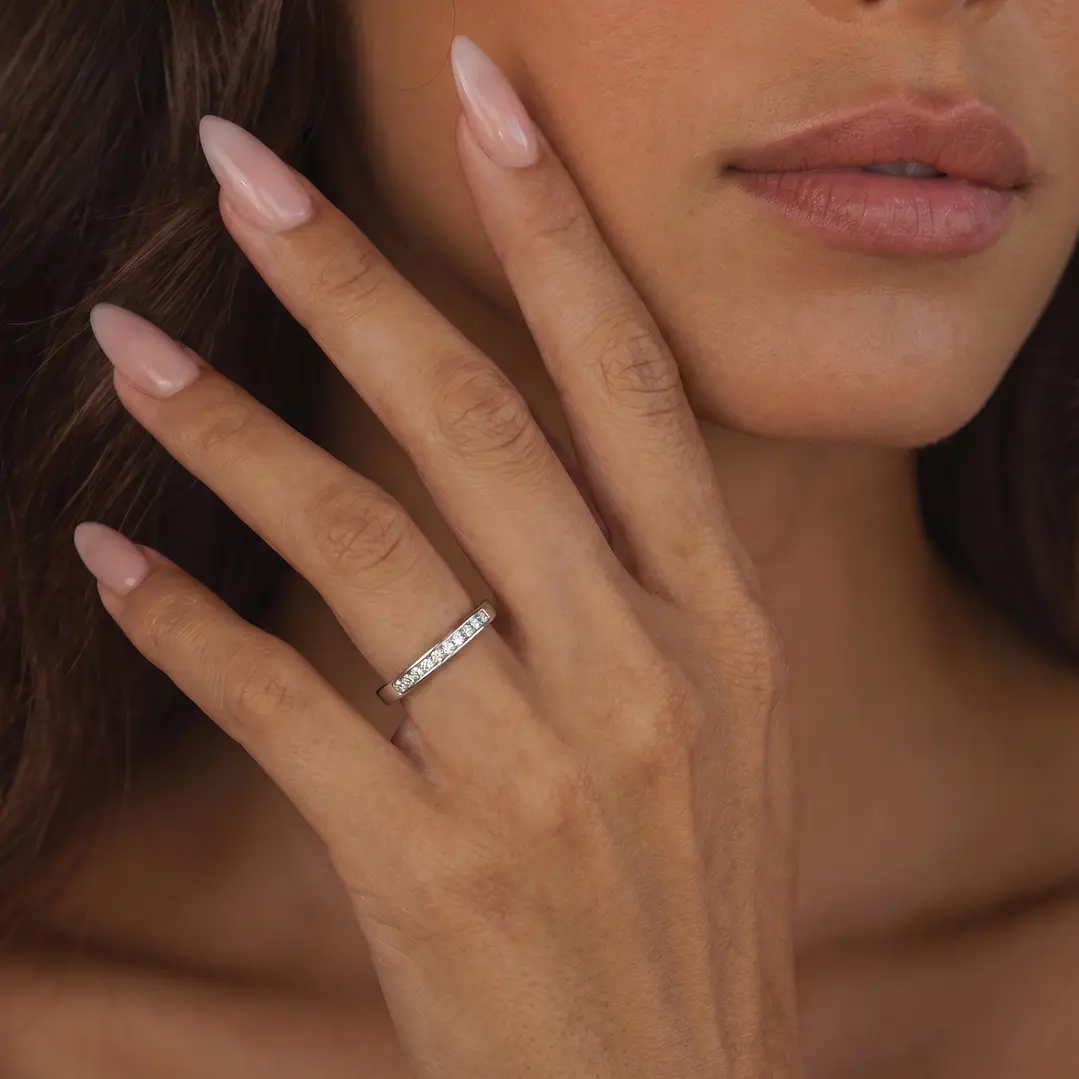 Anillo de Oro Blanco 18kt Riel con Diamantes 10Pts 4