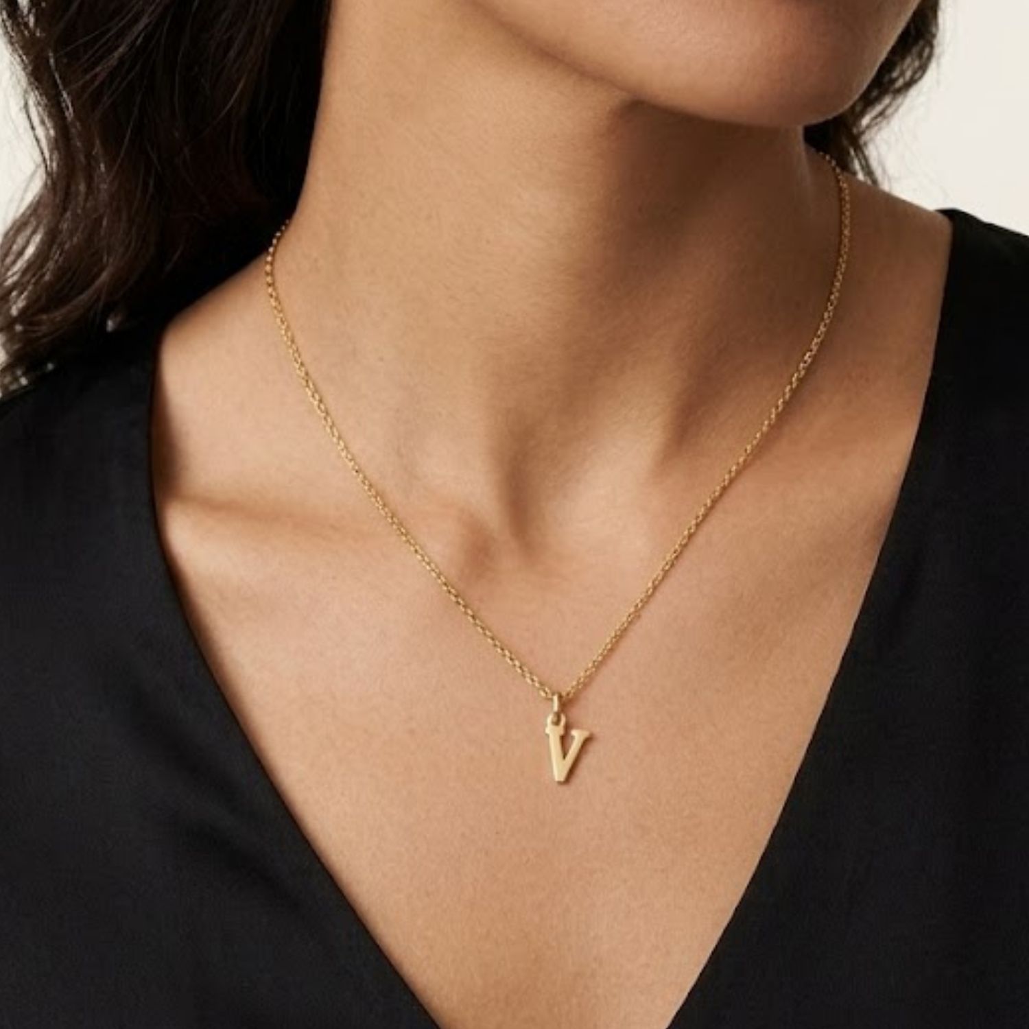 Colgante Inicial V Clásica Oro Miel 18kt 4
