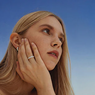 Anillo Compromiso de Oro 18Kt Triple Cintillo Circón