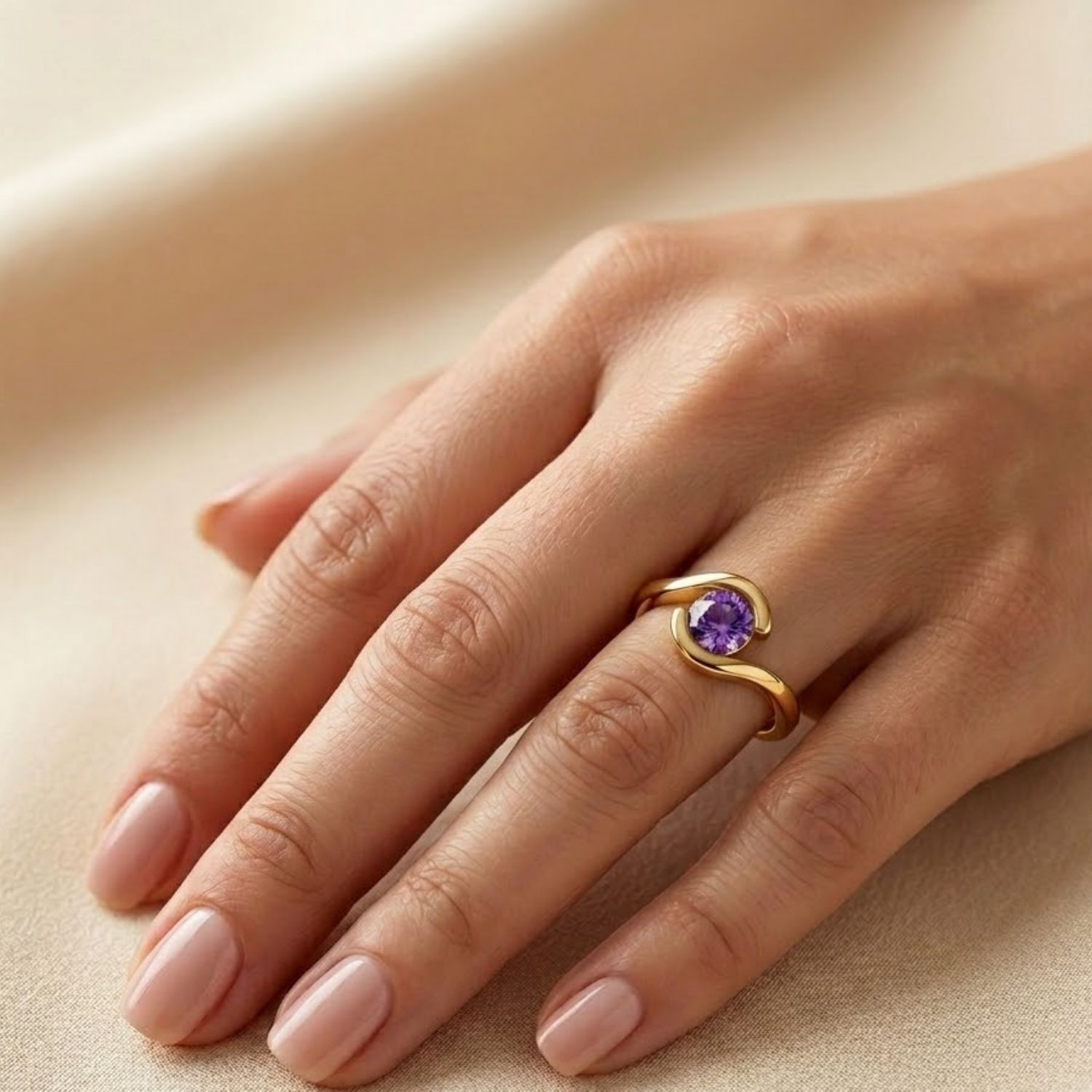 Anillo Oro Miel 18kt Ondas con Amatista 4