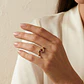 Anillo Oro Miel 18kt Ondas con Rubí - Miniatura 4