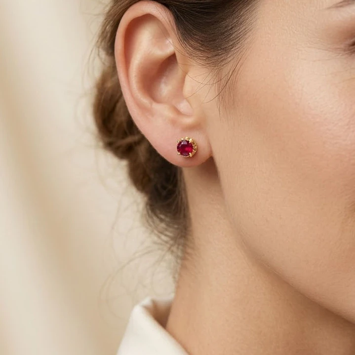 Aros Oro Miel 18kt Chatón con Rubí 4 mm 4