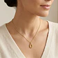Colgante de Oro Miel 18kt Letra Gótica O - Miniatura 4