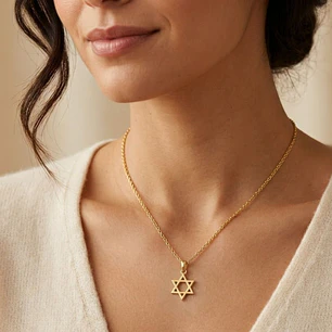 Colgante de Oro Miel 18kt Estrella de David Calada
