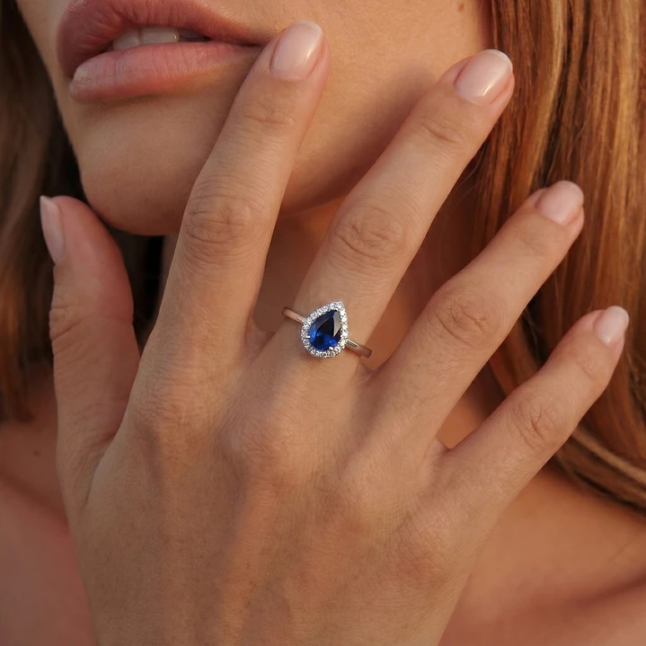 Anillo Oro Blanco 18kt Diamantes 20 Pts y 1,66 Quilates Zafiro 4
