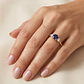 Anillo Oro Miel 18kt Trilogía con Circonita Zafiro - Miniatura 4