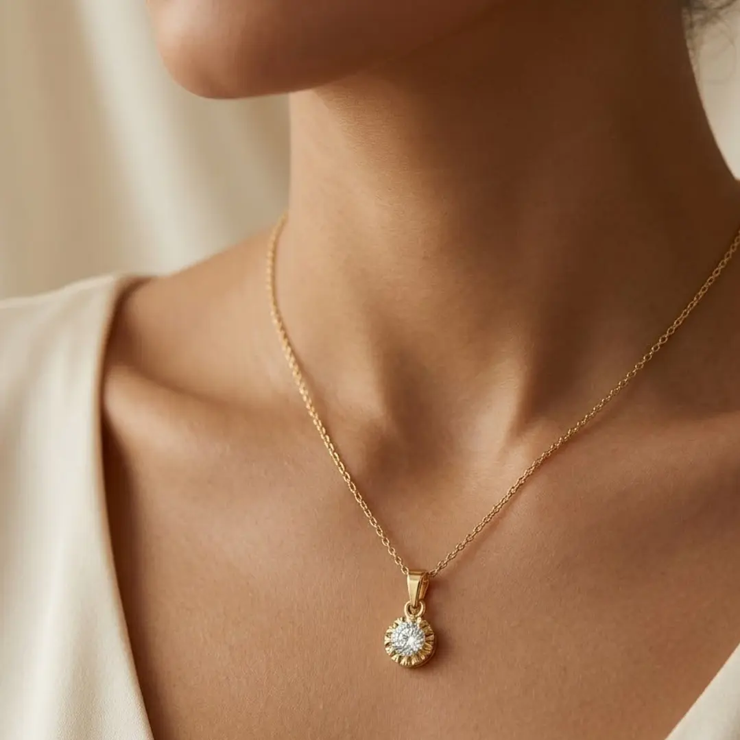 Colgante Oro Miel 18kt Sol con Garras de Circon 4mm 4