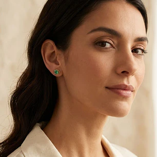 Aros Oro Miel 18kt Chaton Redondo de Esmeraldina 5mm