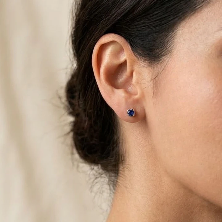 Aros Oro Miel 18kt Chaton Redondo de Zafiro 2,5mm 4