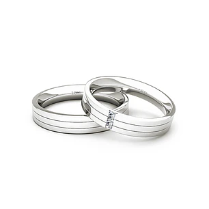 Par Argollas Matrimonio de Oro Blanco 18kt con 2 Diamantes de 1,7x1,7mm Corte Princesa Modelo Vita