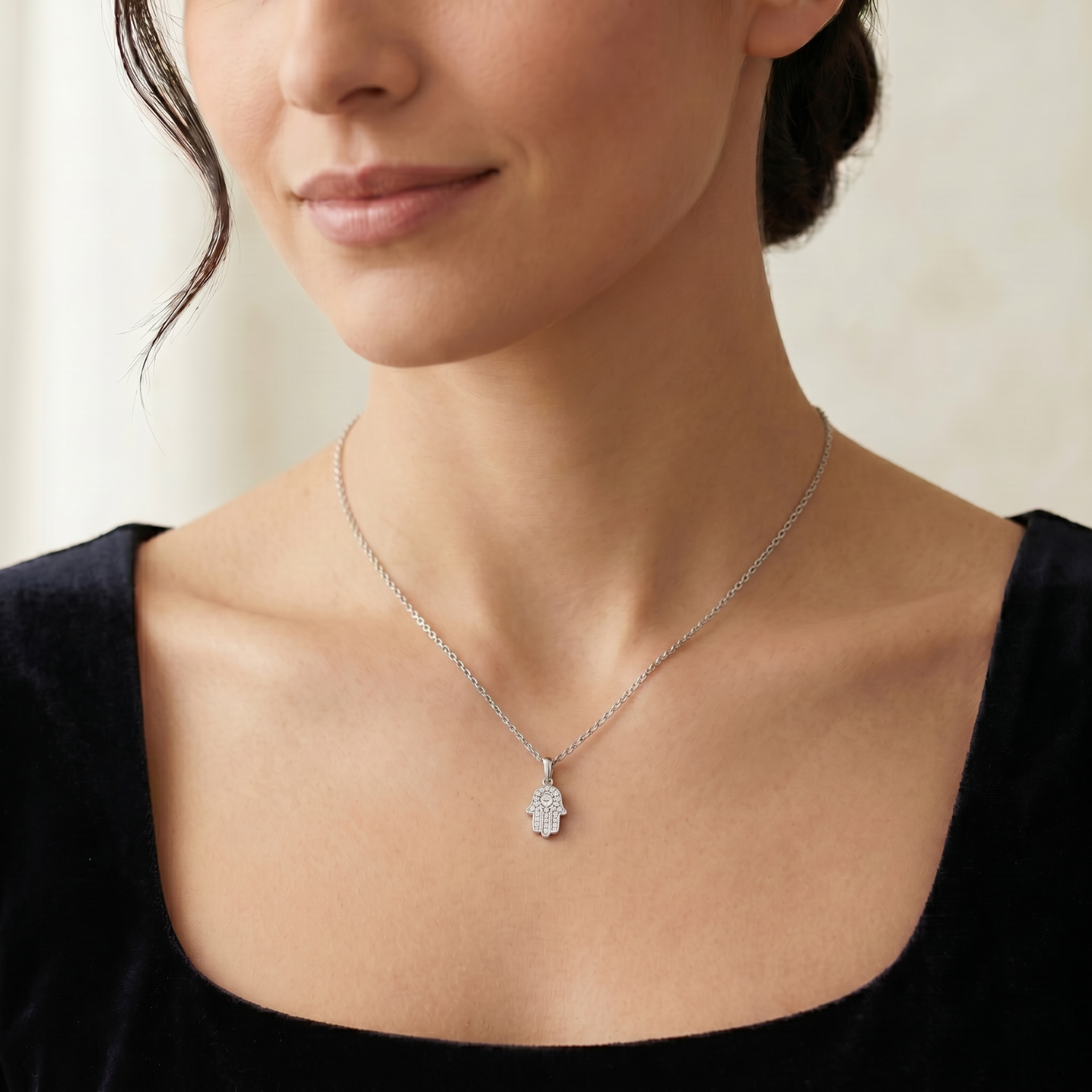 Collar de Oro 18kt con Diamantes Mano de Fatima 15 Pts Totales SI/H Corte Brillante - By Danielle Costantini 3