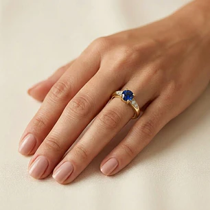 Anillo Oro Miel 18kt Eclipse con Zafiro y Circonitas
