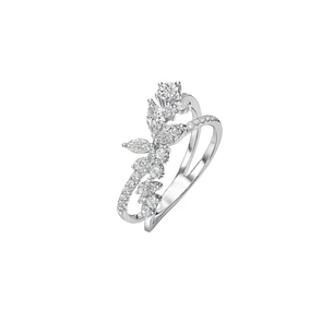 Anillo de Oro 18kt con Diamantes 66 Pts Totales VS/H Corte Brillante - By Danielle Costantini