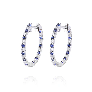 Aros Oro Blanco 18kt Diamantes 26pts total SI/H 34pts Zafiro