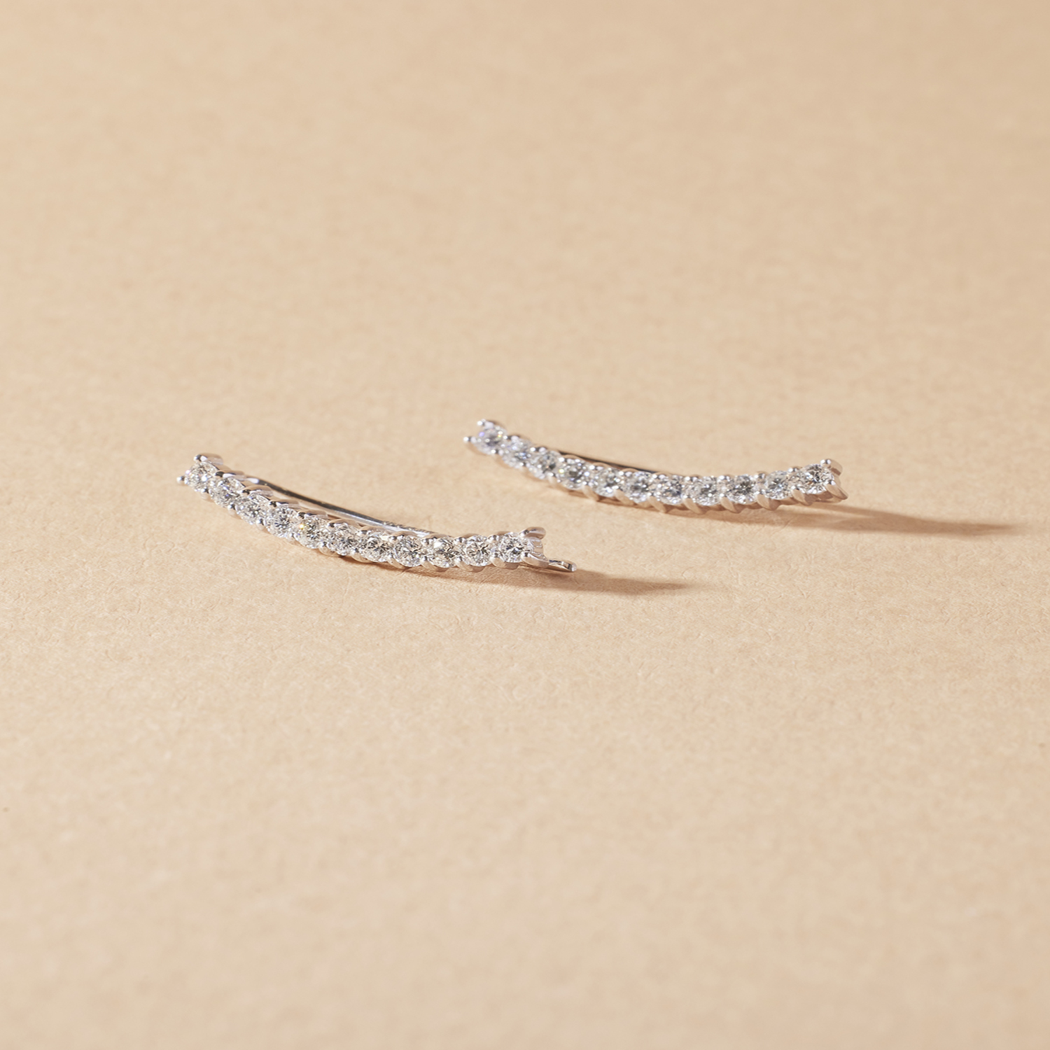 Aros de Oro Blanco 18kt Diamantes 40Pts Total | Danielle Costantini 1