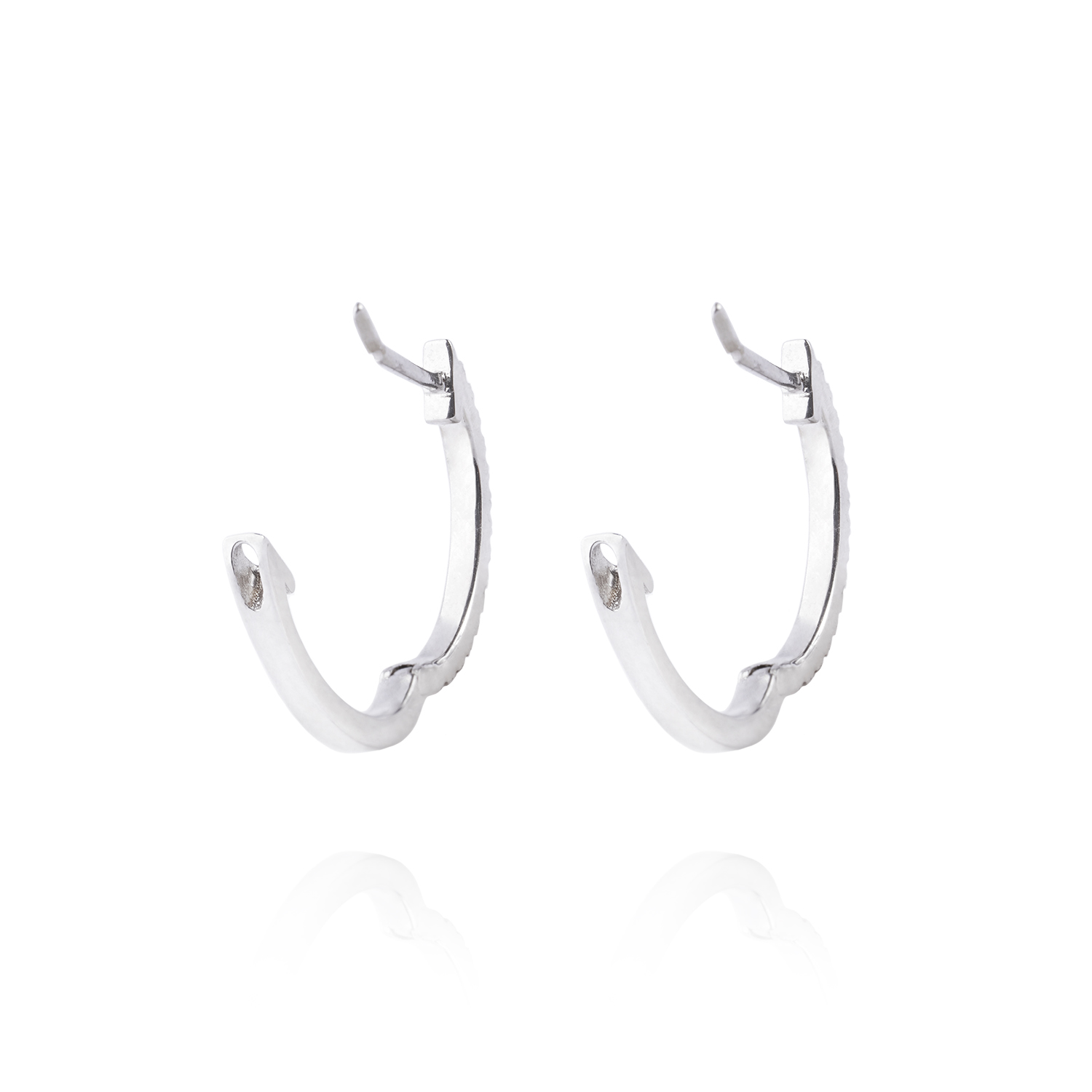 Aros de Oro Blanco 18kt con Diamantes Oval 16pts total SI/H 3