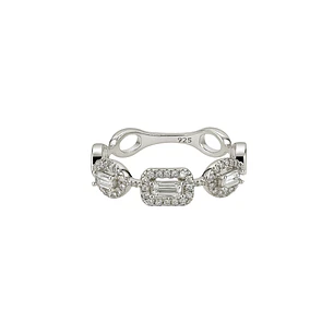 Anillo de Plata Esterlina 925 Triada con Circonita