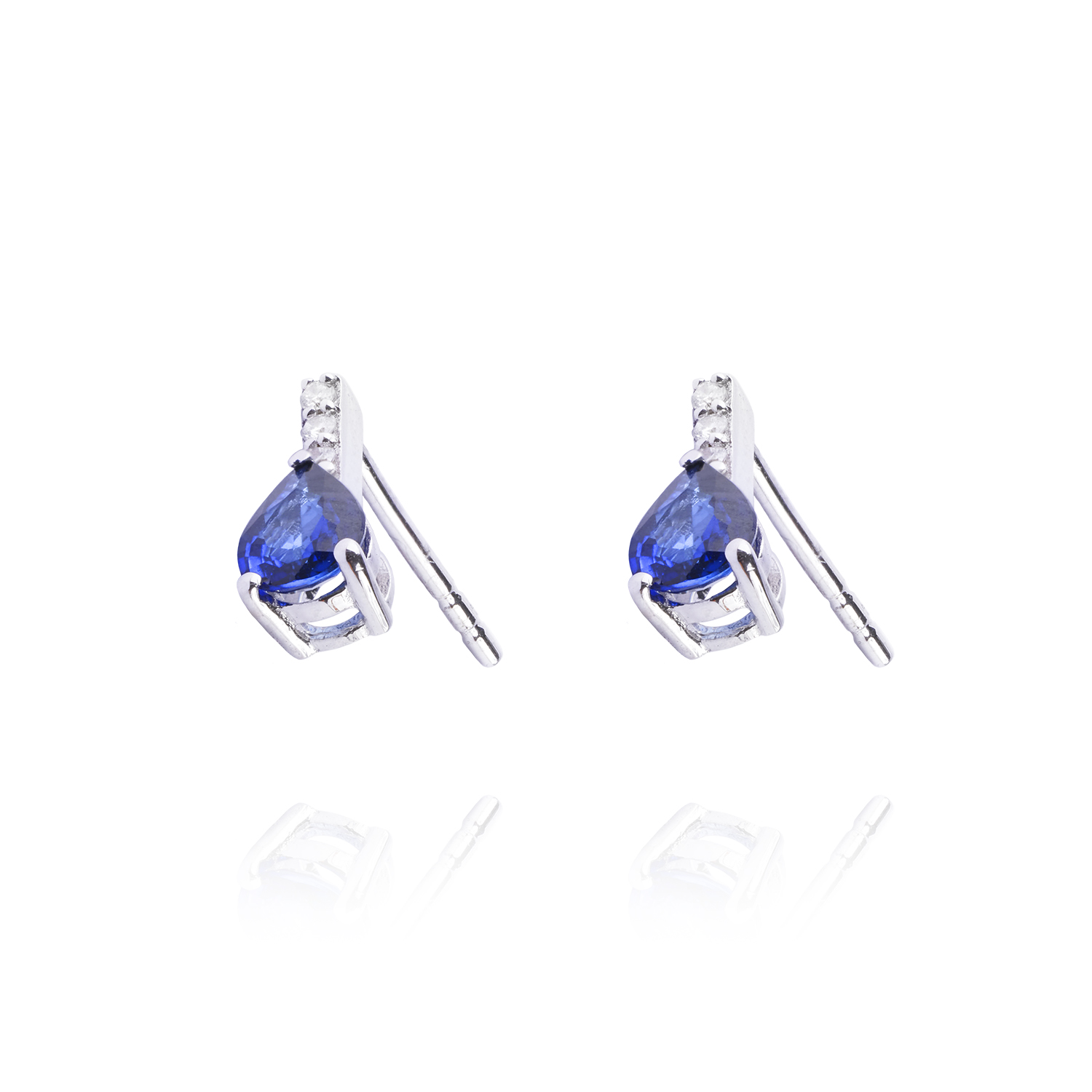 Aros de Oro 18kt con Diamantes 4pts total SI/H 69pts Zafiro 1