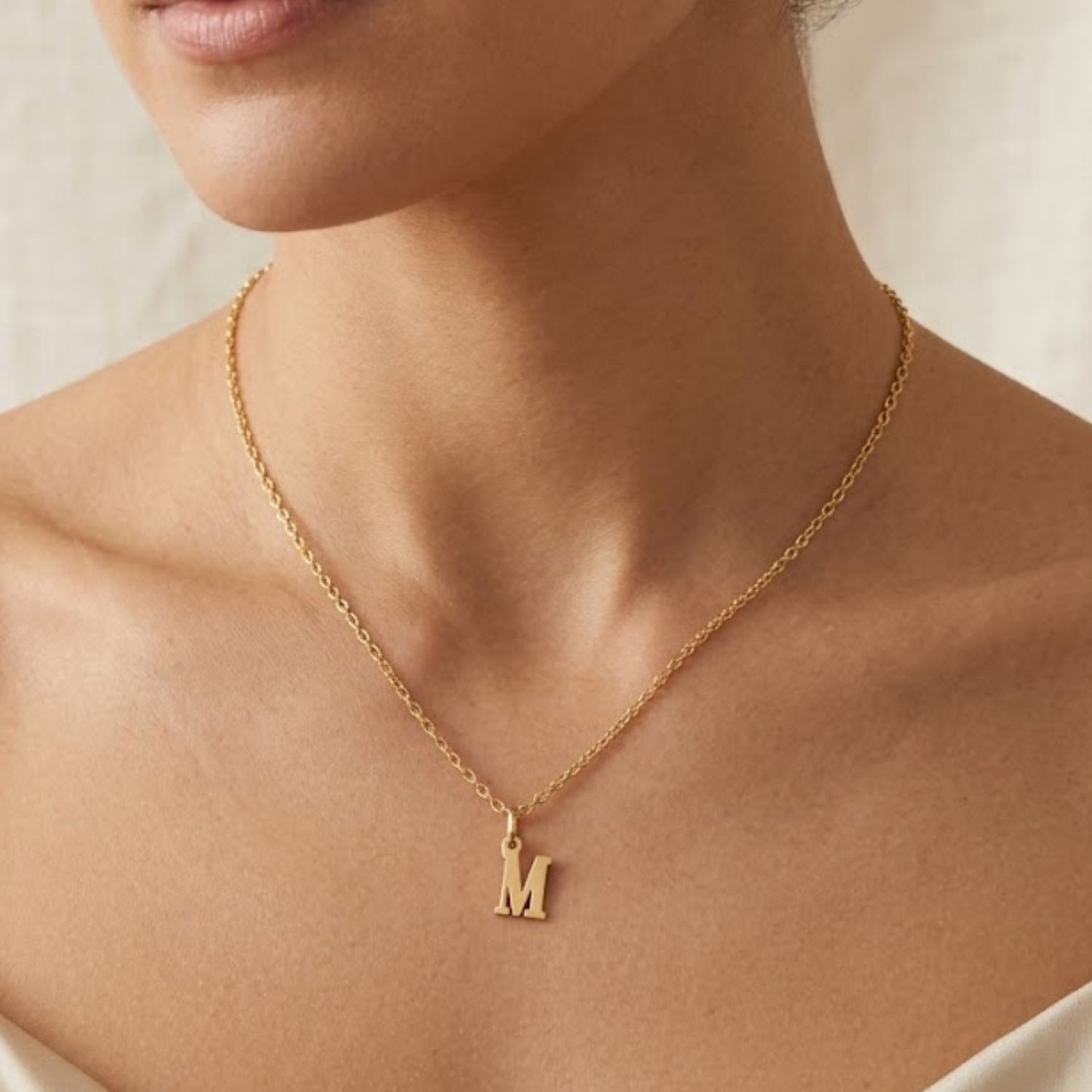 Colgante Inicial M Suprema Oro Miel 18kt 4