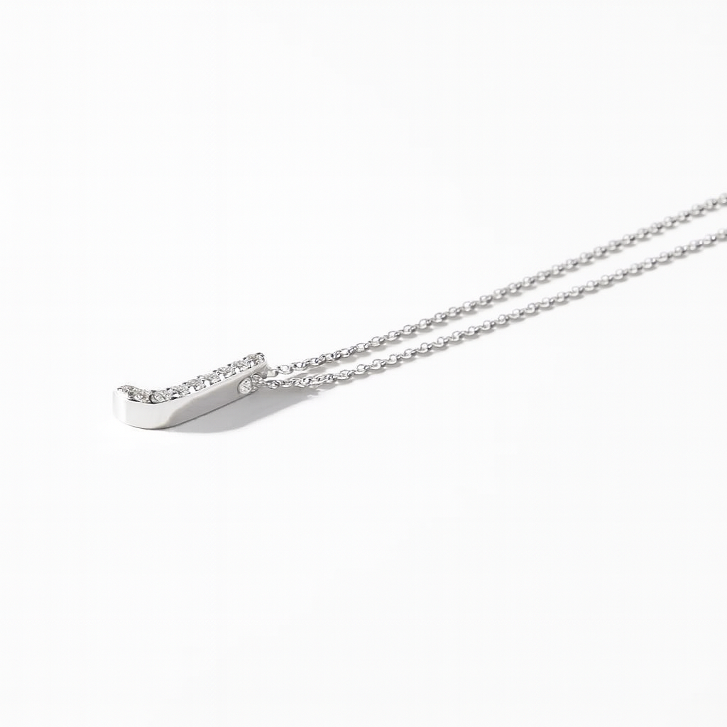 Collar Oro Blanco 18kt Diamantes Letra J 5 Pts | Danielle Costantini 1
