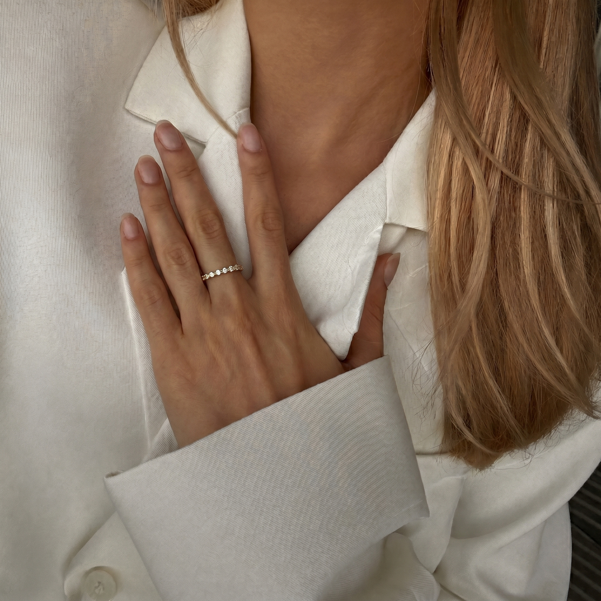 Anillo Compromiso de Oro 14kt Medio Cintillo Armonía de Circonitas 4