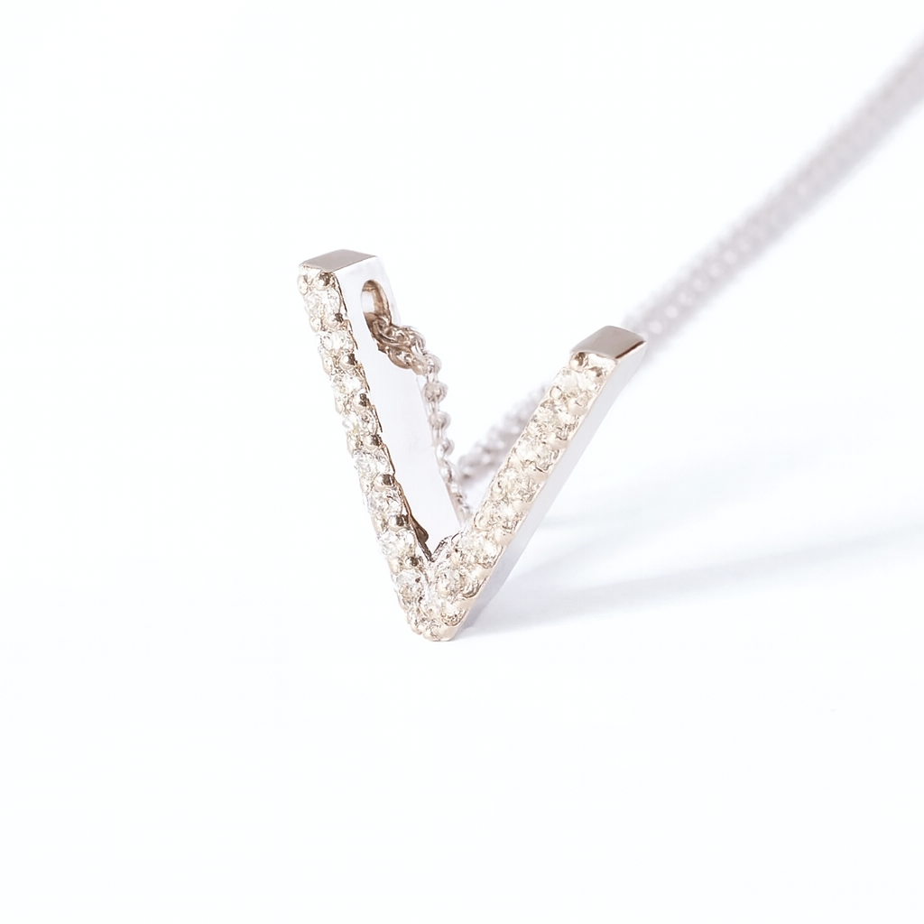 Collar Oro Blanco 18kt Diamantes Letra V 9Pts 2