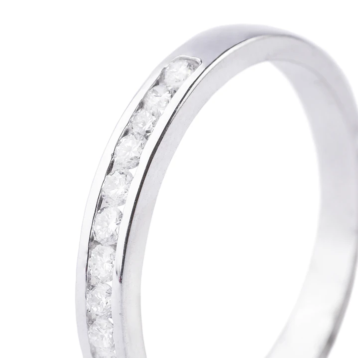 Anillo de Oro 18kt con Diamantes de Riel 26 Pts Corte Brillante SI/H 13 3