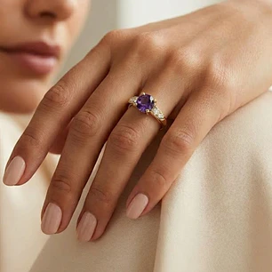 Anillo Oro Miel 18kt Eclipse con Amatista y Circonitas