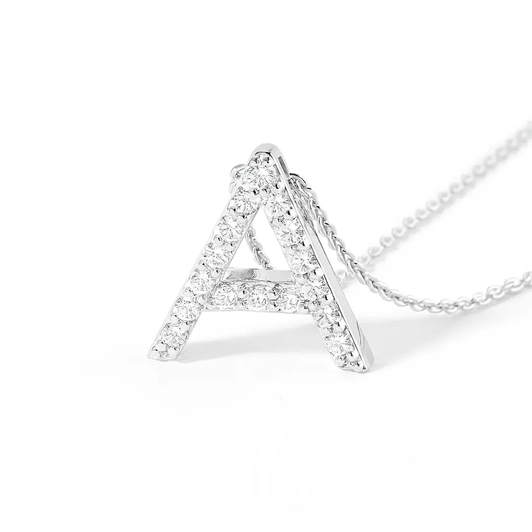 Collar de Oro Blanco 18kt Diamantes 10 Pts  Letra A 2