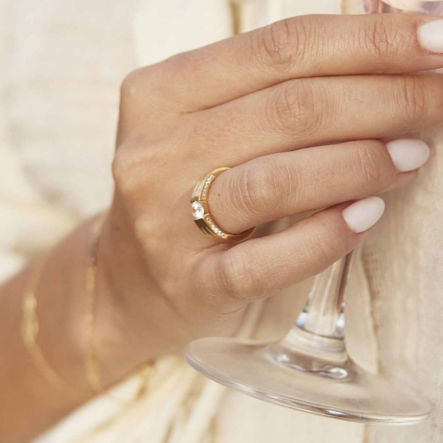 Anillo Compromiso de Oro de 18kt Solitario cuadrado 4