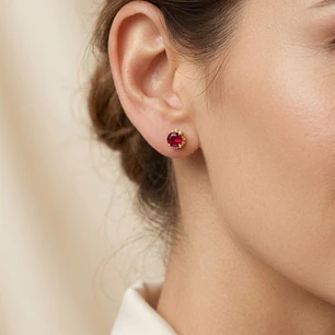 Aros Oro Miel 18kt Chatón con Rubí 4 mm