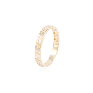 Anillo de Oro 18Kt Texturizado y Circon