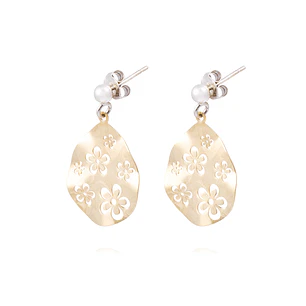 Aros de Plata Esterlina 925 Gota con Flor Revestido en Oro 18kt