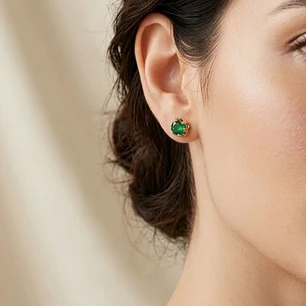 Aros Oro Miel 18kt Solitario con Esmeraldina