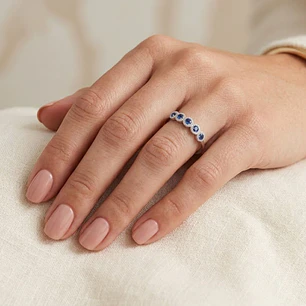 Anillo Oro Blanco 18Kt Diamantes 25Pts y Zafiro