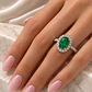 Anillo Compromiso Oro Blanco 18kt Broche Diamantes 83 Puntos Esmeralda Central 1,78 Quilates - Miniatura 4