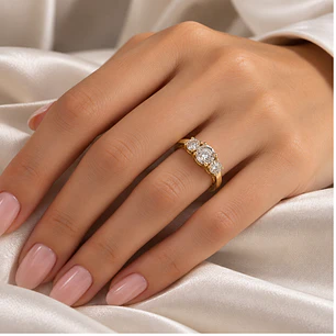 Anillo Compromiso Personalizado Oro Amarillo 18kt Diamante Mayor de 1,04 Quilates y 2 de 52 Puntos