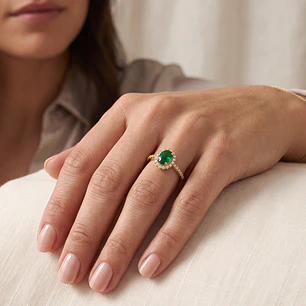 Anillo Compromiso Oro Amarillo 18kt Diamante Medio Cintillo 28 Puntos Esmeralda Radiante 66 Puntos