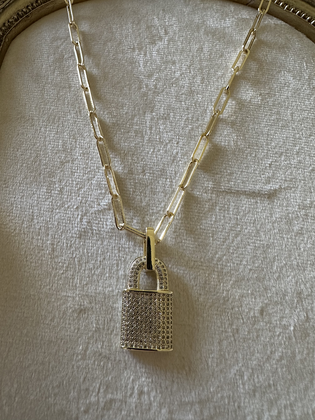 Collar Candado Oro 3