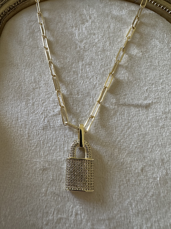 Collar Candado Oro 3