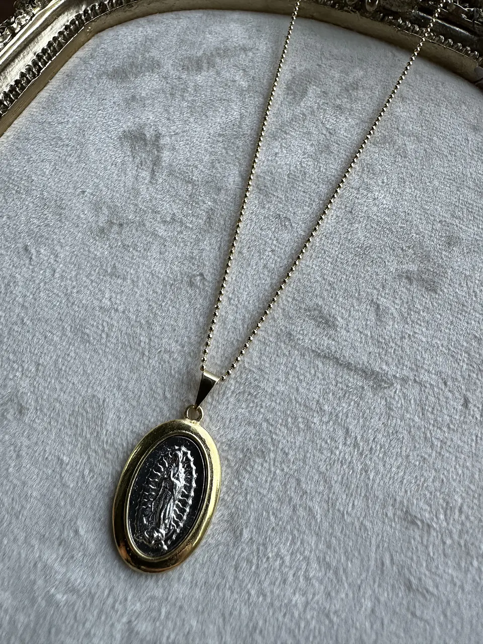 Collar Virgen de los rayos bicolor 2