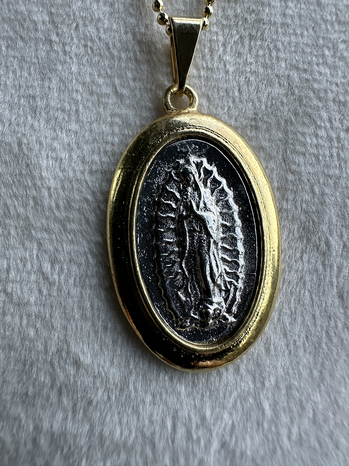 Collar Virgen de los rayos bicolor 4