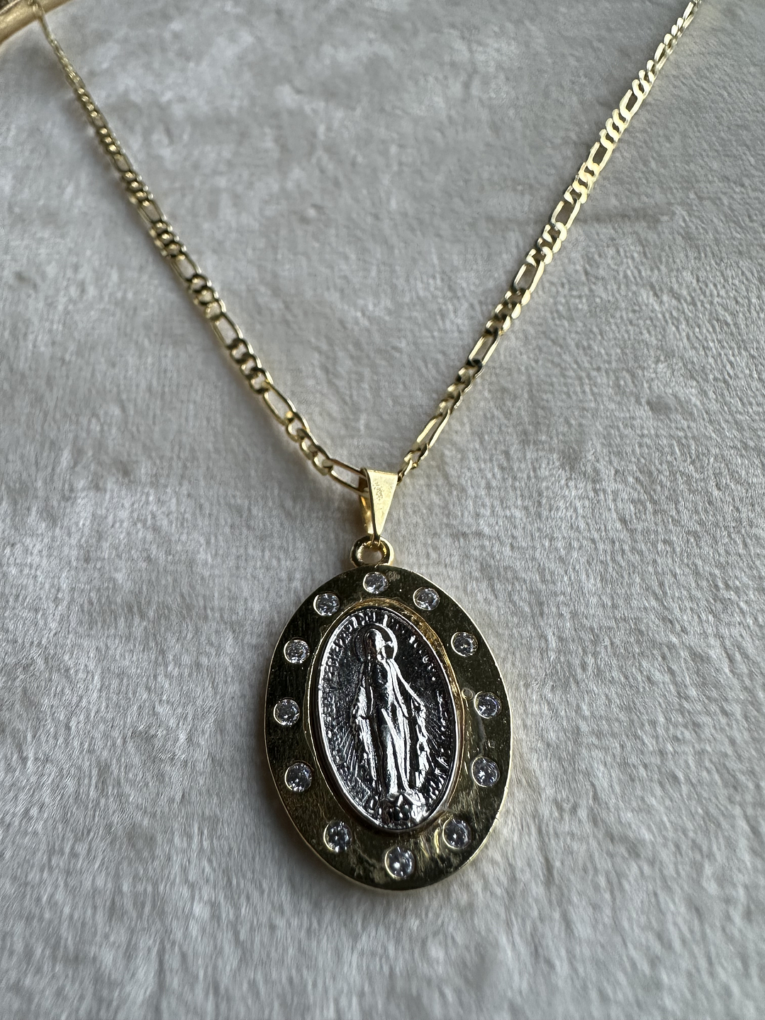 Collar Virgen Milagrosa Oro 5
