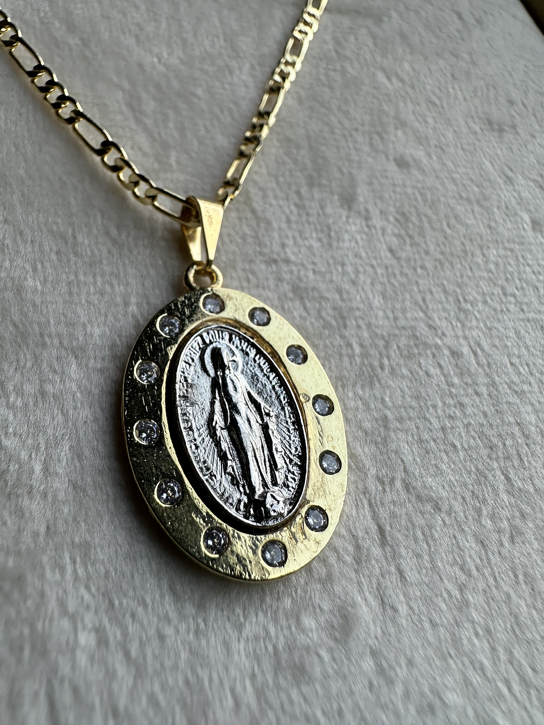 Collar Virgen Milagrosa Oro 6